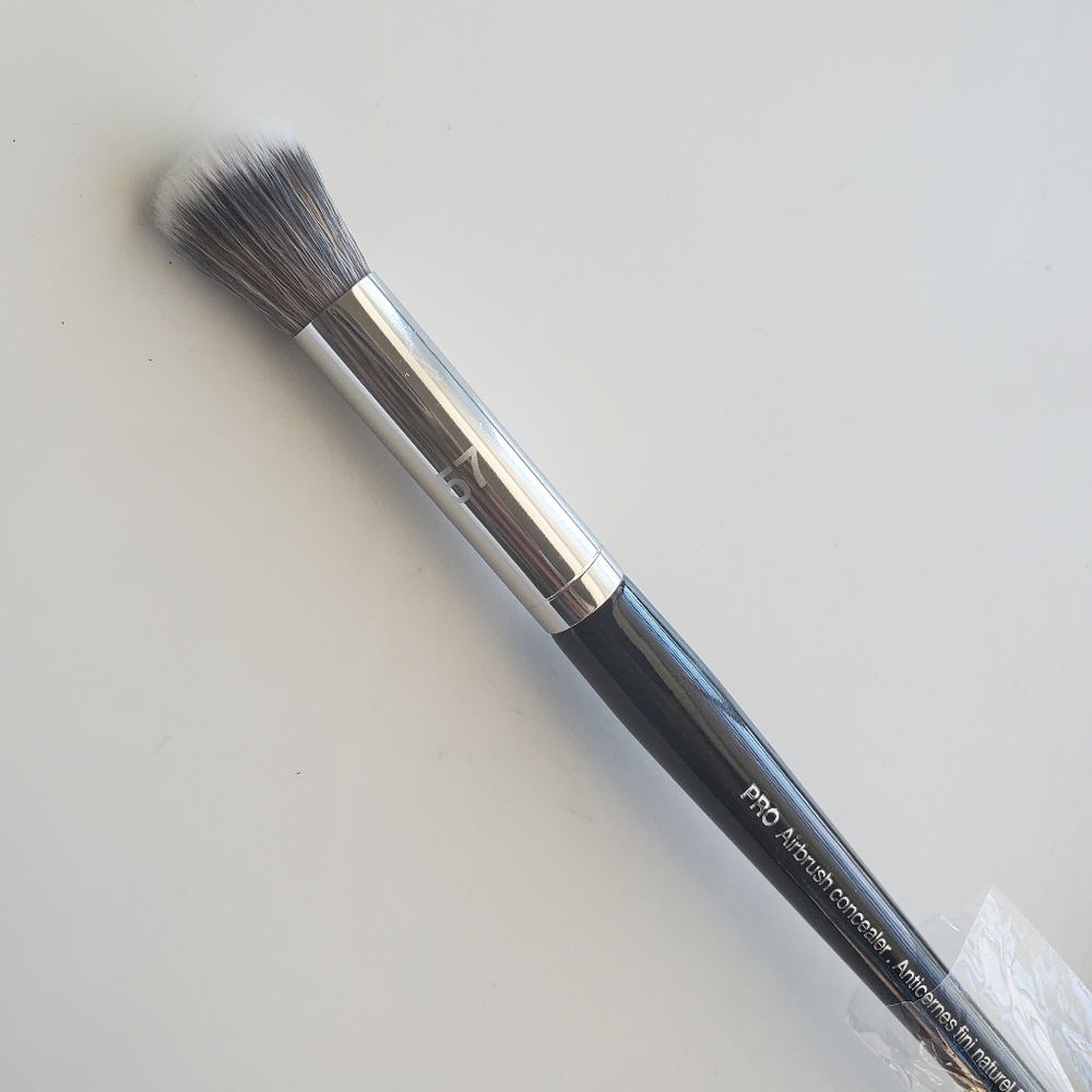Sephora Collection Pro Airbrush Concealer brush #57